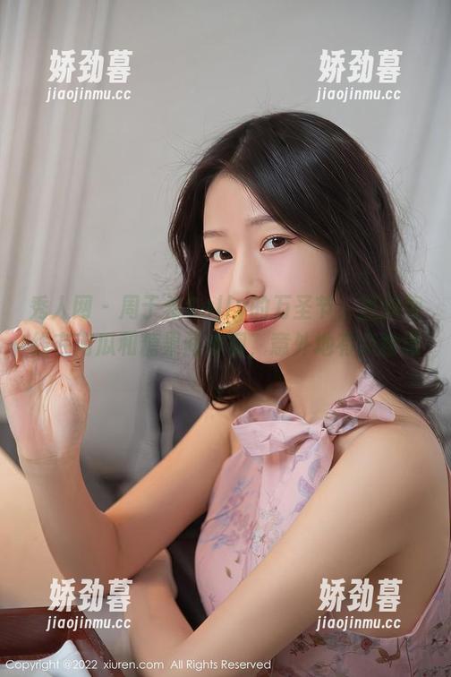 秀人网 - 周于希Sally的万圣节，我的视线在南瓜和糖果间徘徊，意外地有点意思。