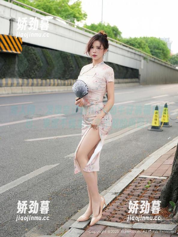秀人网 - 发现奈汐酱nice的牛仔裤福利图包，果然不愧是衣多不愁的画面！