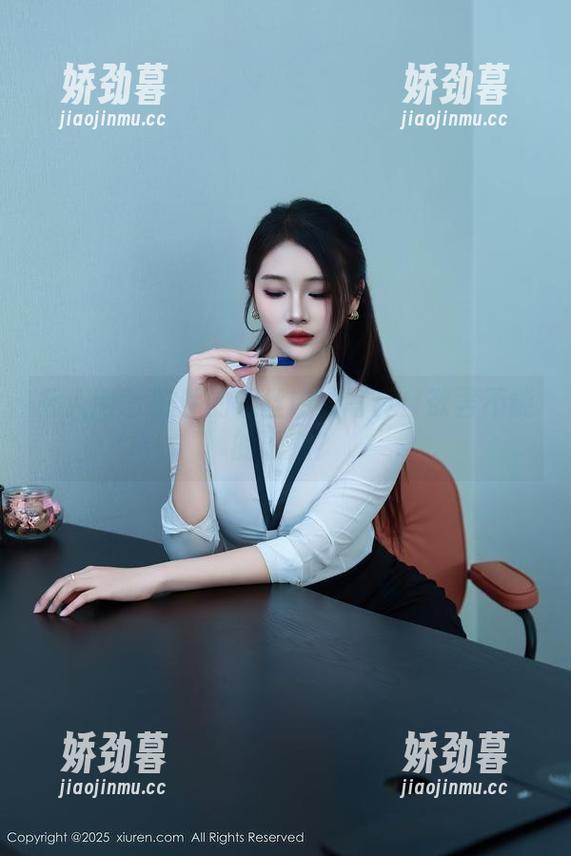秀人网 - 安然的黑丝内衣写真：欲罢不能的诱惑？