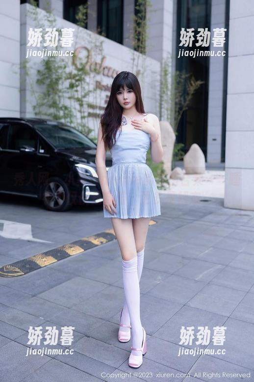 秀人网 - 小薯条nienie的原图合集——睡衣不仅仅是穿着，更多是状态。