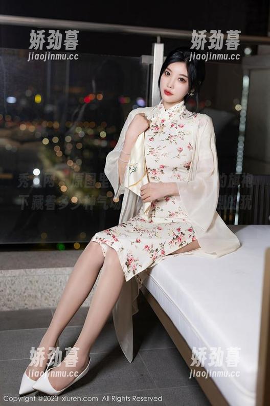 秀人网-欧阳若依 秀人网 - 原图里的欧阳若依,简单的旗袍下藏着多少种气场呢?点赞还是特别的犹豫