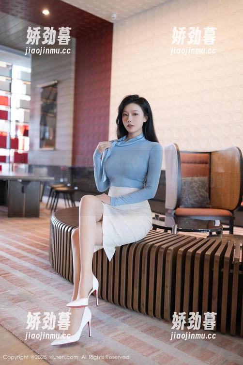 秀人网 - 写真的王婉悠Queen在运动服中：定位模糊，有点像聚光灯下的散步和瞥见。