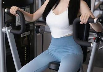秀人网 – 麻吉小兔子与黑色图片的对话，别让想象停下来哦。