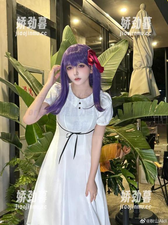 定制图片也可以这么清新，秋山AkI的“mirror彩云”是魔力吗？我怎么心里一直痒痒。