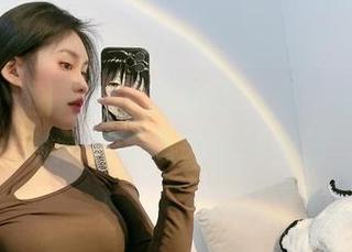 微密圈 – 图库分享里的另一面：看粉色的猪陈佩奇怎样玩转校服