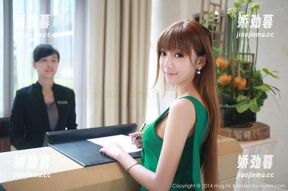美媛馆 - 糯美子MINIbabe天台精选：看我如何与风共舞