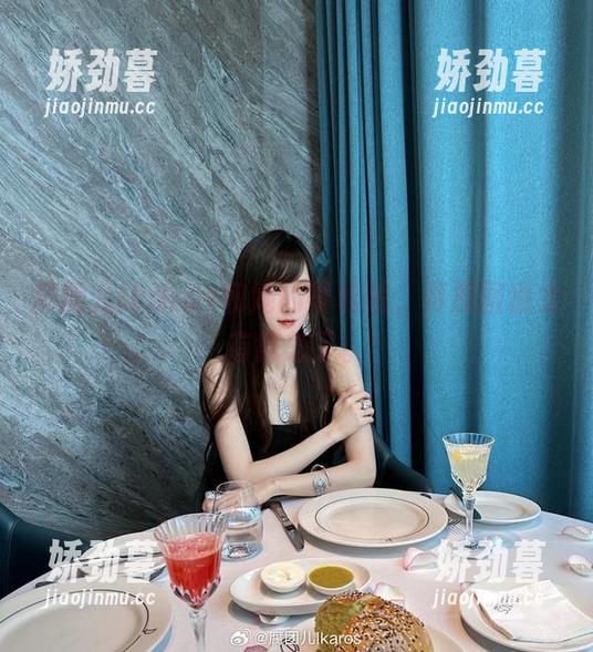 腐团儿Ikaros和她的蒂雅娘，真原图也太有意思了。
