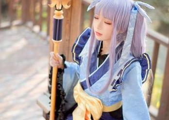 夏日“甜芯”，花柒Hana的最新写真你敢不敢盯着看？