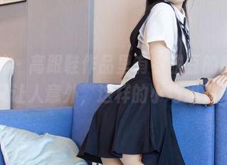 袜啵啵 – 高跟鞋作品里有小甜豆的影子，免费又让人意外，这样的小巧思真不错。