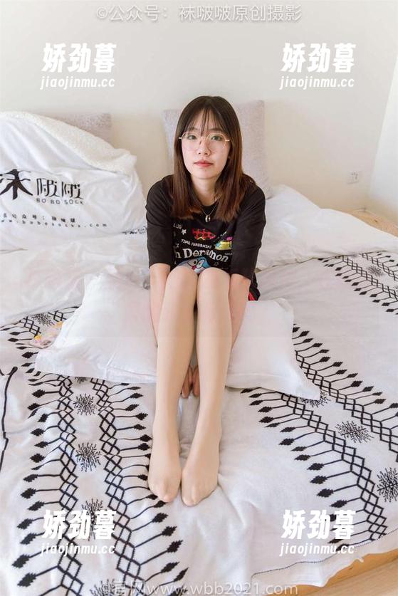 袜啵啵 - 别闹！泡芙的板鞋图片，在线舔屏的我们有救吗？