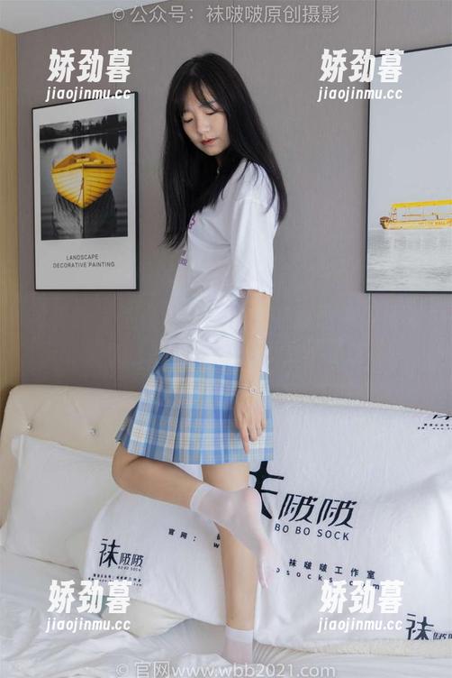袜啵啵 - 甜甜圈的薄白丝在原图中闪闪发光，真的，我的眼睛有点受不了哈哈！