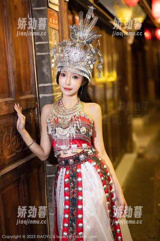 语画界 - 绯月樱_Cherry说：校服也可以很可爱！来看看她的免费图集，值不值得你换校牌？