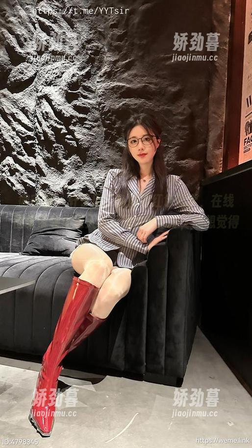 微密圈 - 轩子巨二兔的酒红色哲学，在线图集带领你进入迷离思维的海洋，想想觉得酸！