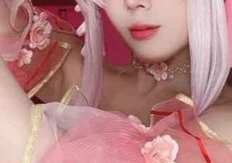 阿九从不咕咕来了，超绝美脚写真更新，让我思绪飞扬。