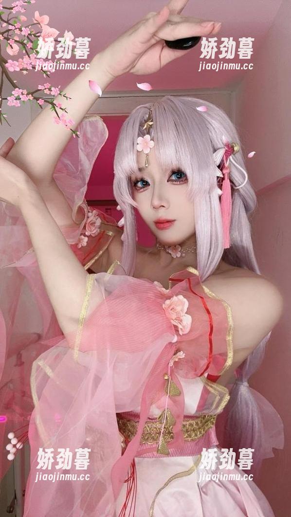 阿九从不咕咕来了，超绝美脚写真更新，让我思绪飞扬。