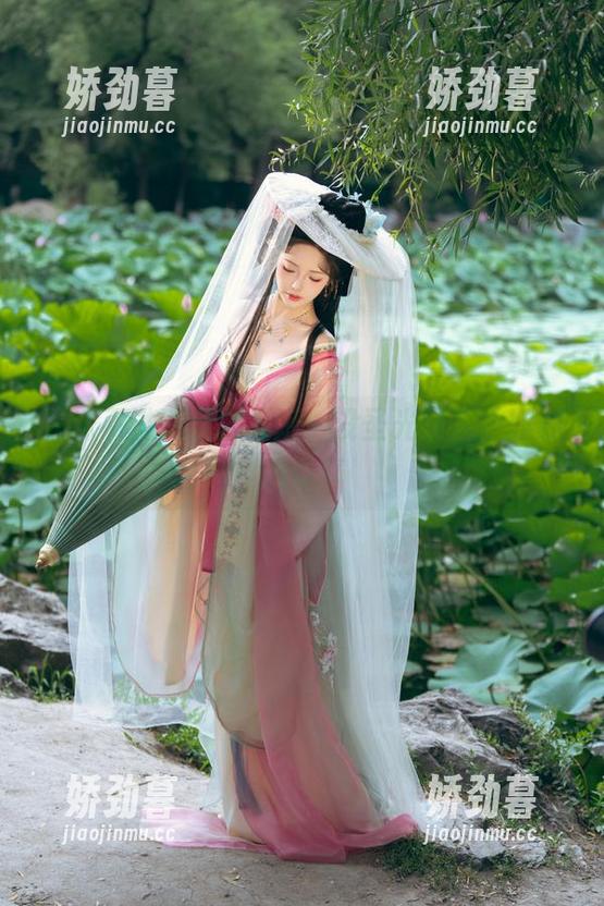 雯妹不讲道理白雪姬，没圣光却光芒四射的写真