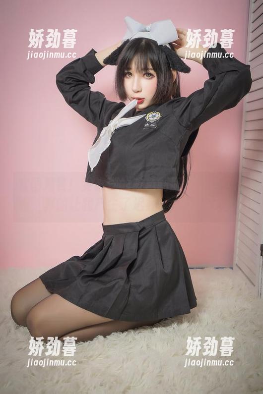 套图预警！雯粥粥的蓝色制服为啥这么好看，真的让我产生了迟疑，太上头了……